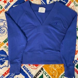 (M) Champion Soft Touch Cropped V Neck Blue Sweater